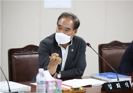 발언중인 김 의원